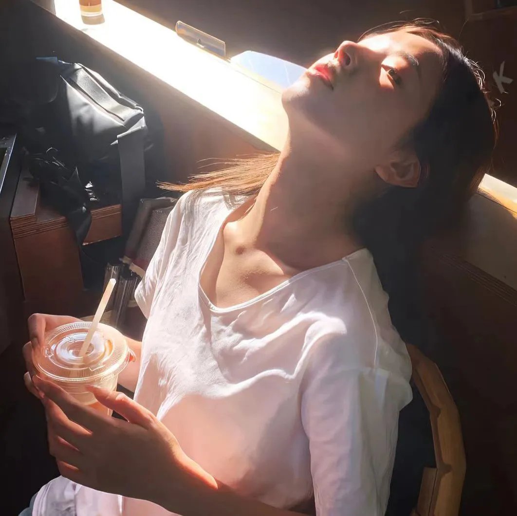白桦林中的哨所